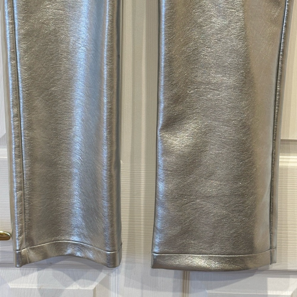 7 For All Mankind Silver Metallic Faux Leather Straight Leg Pants Size Medium - Picture 4 of 9